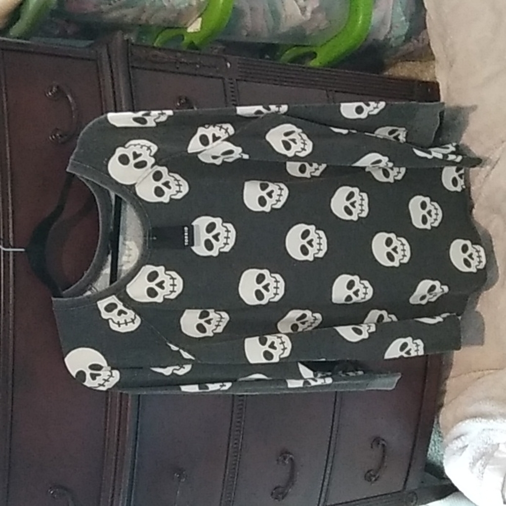 Skull sweater